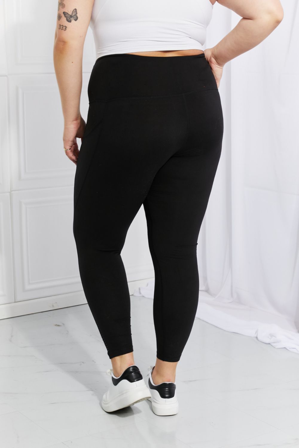 Leggings Depot Full Size Strengthen and Lengthen Reflective Dot Active Leggings - Beautiful Woman